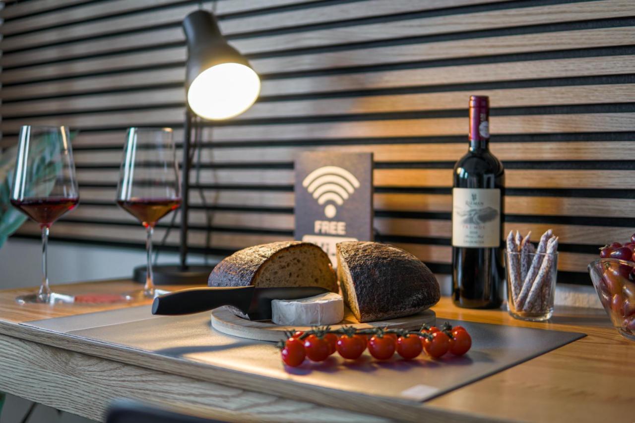 Homefy Studio Sky - Free Parking - Elevator - Desk - Netflix Essen Esterno foto